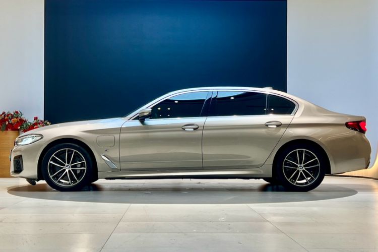 Used BMW 5 Series New Energy 2021 535Le Pioneer Edition M Sport Package
