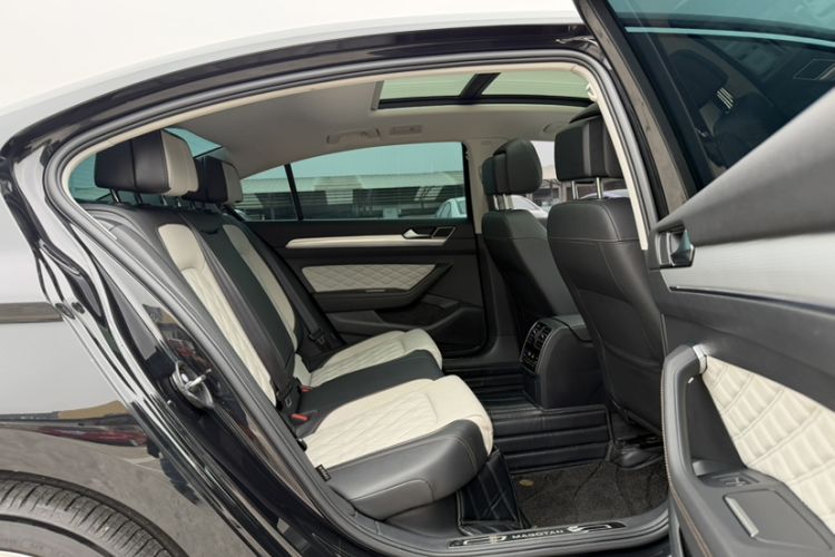 Used Volkswagen Magotan 2023 2 Million Units Limited-Edition 380TSI DSG Flagship Version
