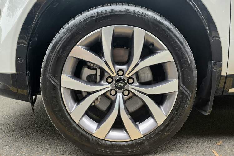 Used Land Rover Discovery Sport 2024 Luxury Custom Edition
