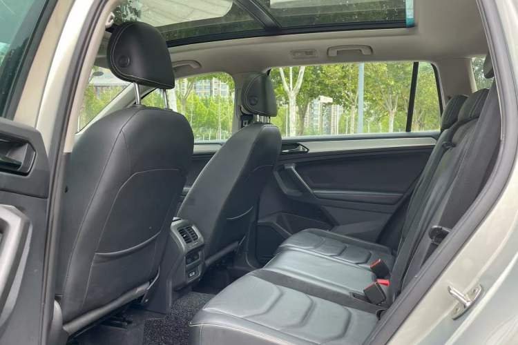 Used Volkswagen Tiguan L 2017 330TSI Automatic Two-Wheel Drive Luxury Edition
