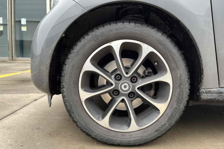 Used  forfour 2016 1.0L 52 kW Passion Edition