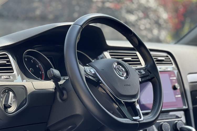 Used Volkswagen Golf 2019 1.8TSI Travel Edition