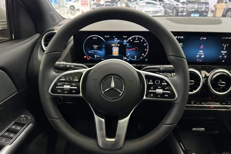 Used Mercedes-Benz GLA 2023 GLA 200
