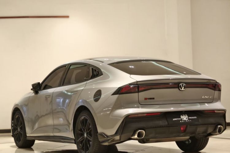 Used Changan UNI-V 2022 1.5T Prestige Version