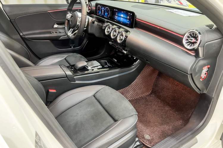 Used Mercedes-Benz A-Class 2021 A 200 L Sport Sedan Fashion Model
