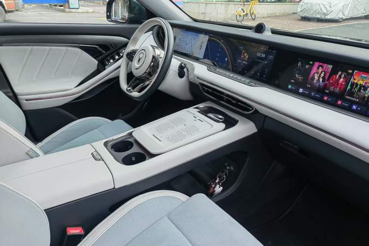 Used VOYAH FREE 2025 318 318 km Rear-Drive Touring Edition