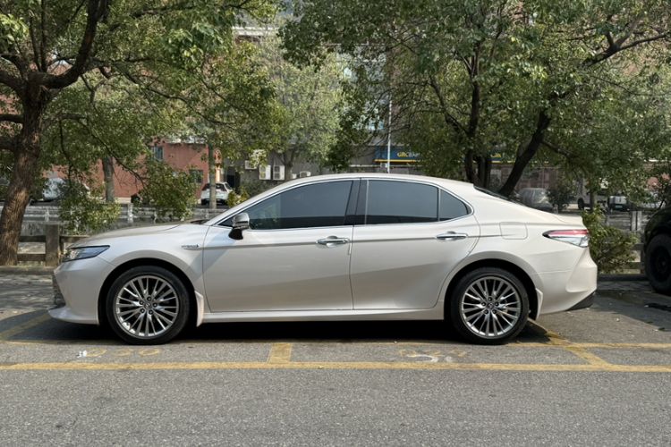 Used Toyota Camry 2019 Dual-Engine 2.5 HG Luxury Edition China VI Standard