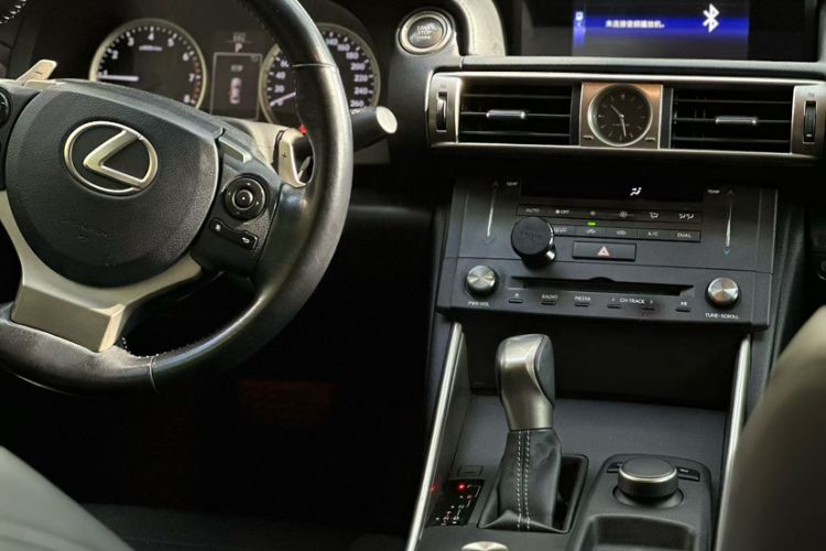 Used Lexus IS 2015 200T Leading Edition
