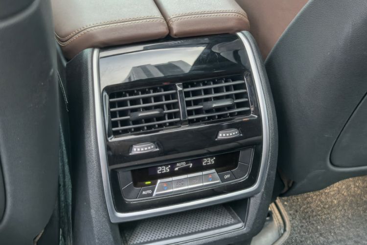 Used BMW X7 2020 xDrive40i Luxury M Sport Package
