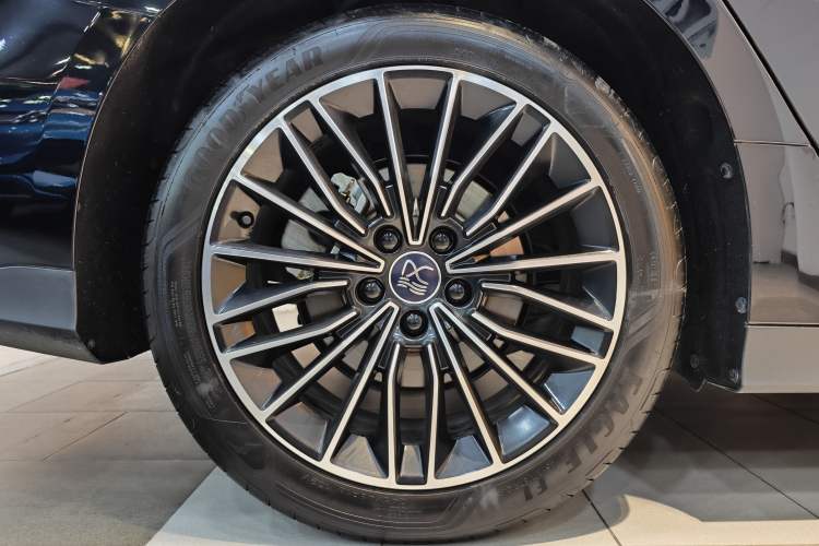 Used BYD Han 2023 DM-i Champion Edition 121KM Prestige Model
