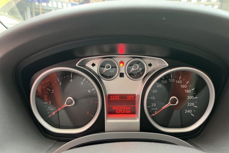 Used Ford Focus 2013 Sedan Classic 1.8L Automatic Fashion Edition