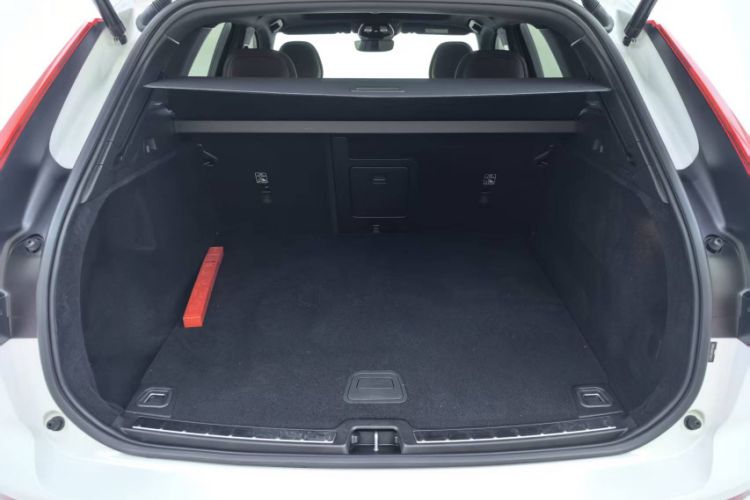 Used Volvo XC60 2024 B5 4x4 Smart Luxury Edition