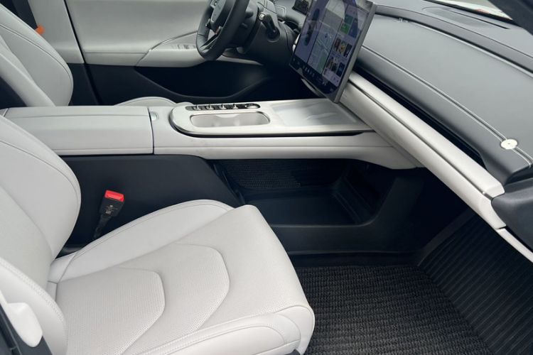 Used  SU7 2024 Rear-Drive Ultra-Long Range Advanced Pro-Level Intelligent Driving Version
