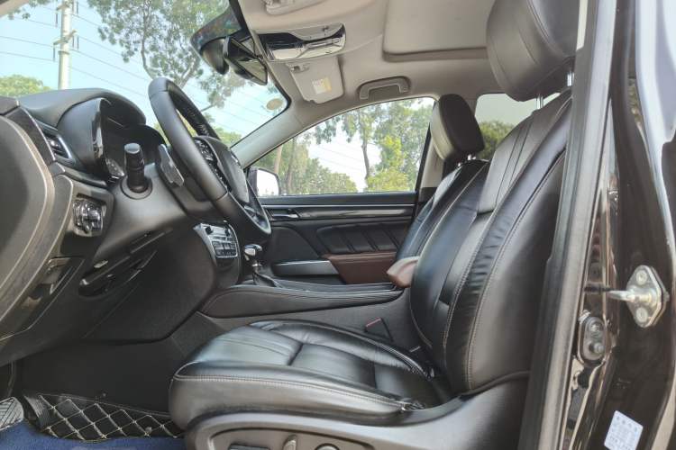 Used GAC Trumpchi GS7 2017 320T Two-Wheel-Drive Luxury Smart Connectivity Model
