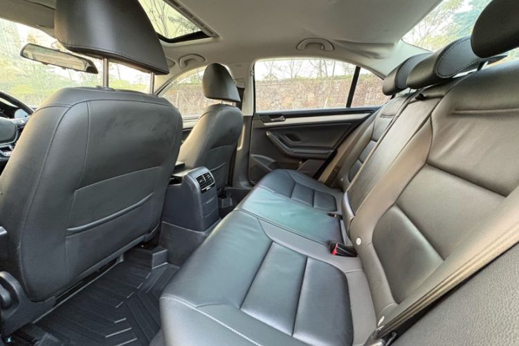 Used Volkswagen Sagitar 2017 230TSI Automatic Comfort Version
