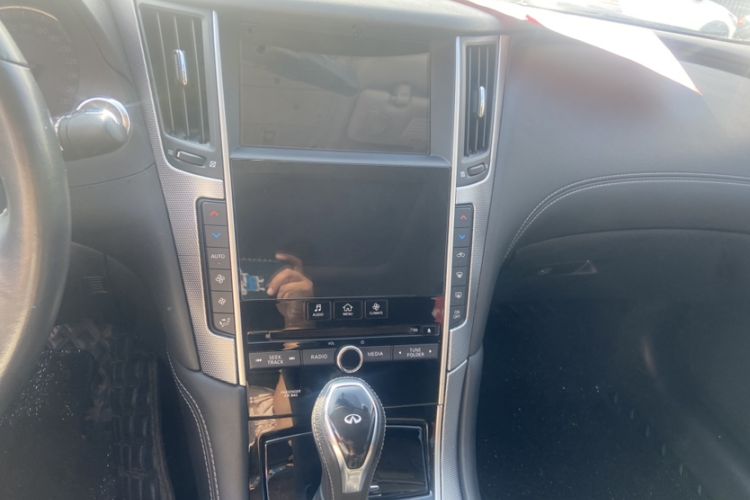 Used Infiniti Q50L 2018 2.0T Enjoyment Version China VI Standard
