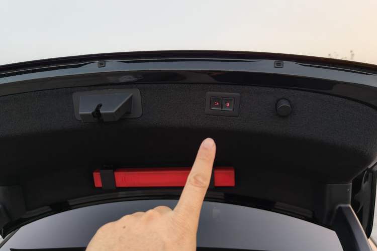 Used BYD Han 2025 EV with 701 km of Laser Radar-Enabled Intelligent Driving