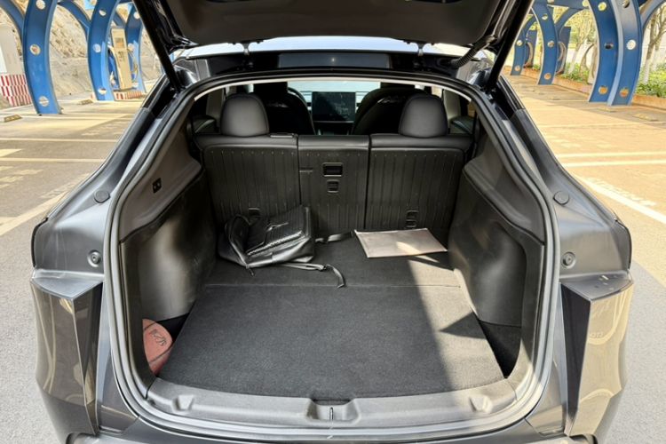 Used Tesla Model Y 2025 Long-Range All-Wheel Drive First Edition