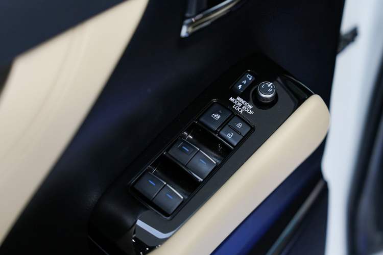 Used Toyota Alphard 2021 Dual-Engine 2.5L Luxury Edition
