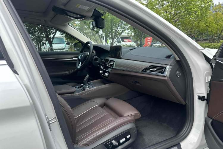 Used BMW 5 Series New Energy 2019 Updated 530Le Pioneer Edition
