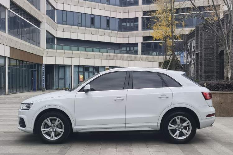 Used Audi Q3 2017 30 TFSI Fashion Model
