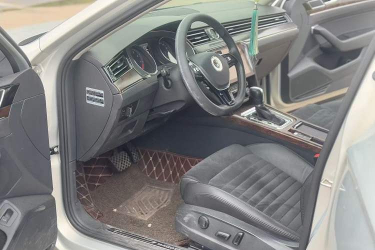 Used Volkswagen Magotan 2017 330TSI DSG Luxury Model
