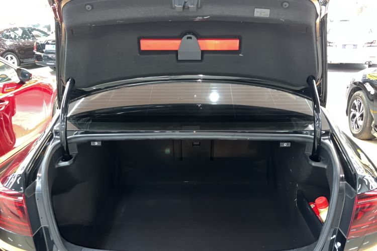 Used Volkswagen Magotan 2023 2 Million Units Limited Edition 330TSI DSG Leading Version