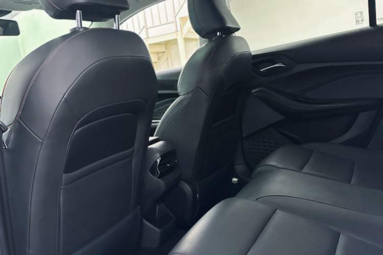 Used MG 5 2022 180 DVVT CVT Youth Luxury Edition
