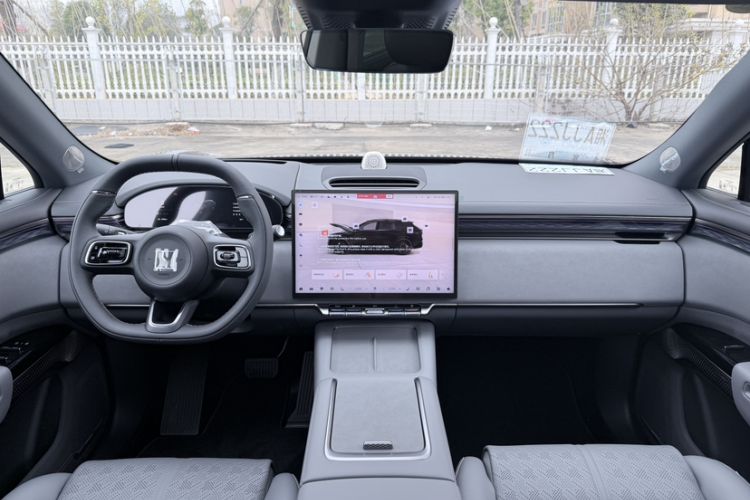 Used Zeekr 7X 2025 100 kWh Long-Range Rear-Wheel Drive with Intelligent Driving Features