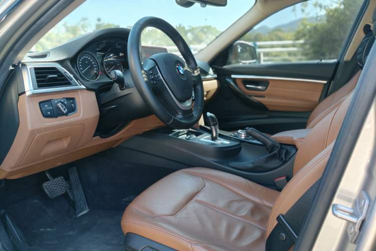 Used BMW 3 Series 2016 320Li Luxury Design Package
