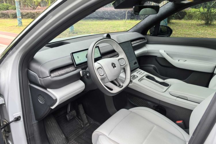 Used Nio ES6 2024 75 kWh
