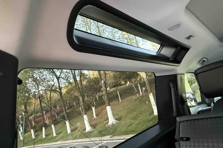 Used Land Rover Defender 2022 90 2.0T P300 X-DYNAMIC HSE
