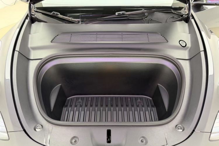 Used Tesla Model Y 2024 Rear-Wheel-Drive Version
