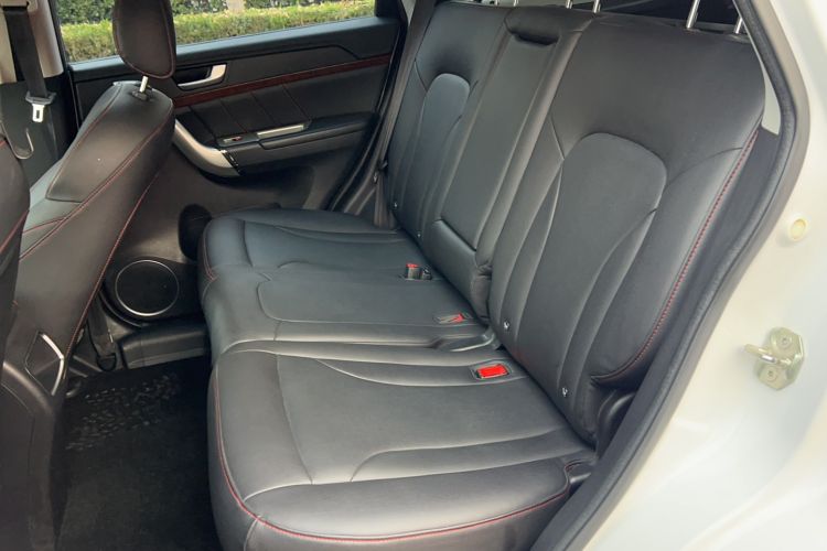 Used Haval H6 2015 Revised Version Sport Edition 1.5T Manual Transmission Two-Wheel Drive Elite Grade
