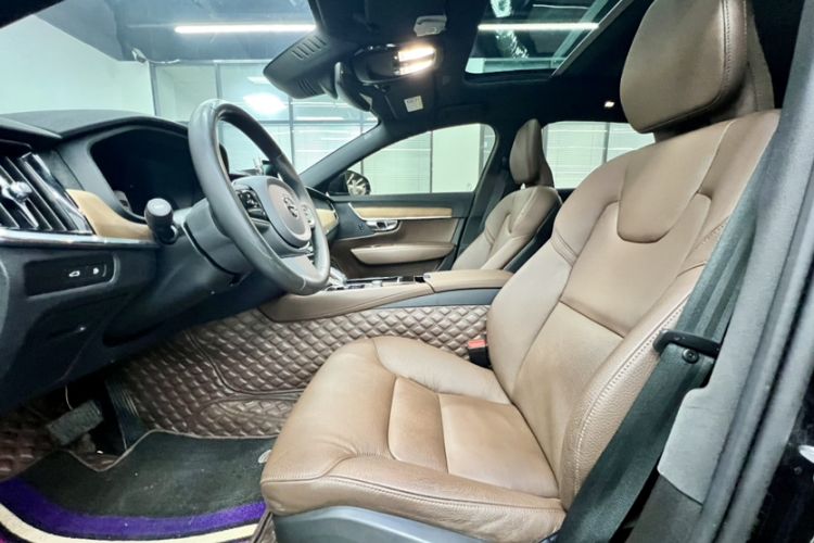 Used Volvo S90 New Energy 2024 Plug-in Hybrid Four-Wheel Drive Long-Range Zhiyi Luxury Edition
