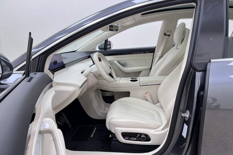 Used Hima Luxeed R7 2024 All-Electric 802 km Max
