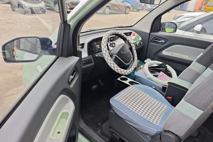 Used Wuling Hongguang MINIEV 2021 Macaron Fashion Model Lithium Iron Phosphate
