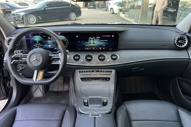 Used Mercedes-Benz E-Class New Energy 2021 E 350 e L Plug-in Hybrid Sports Sedan