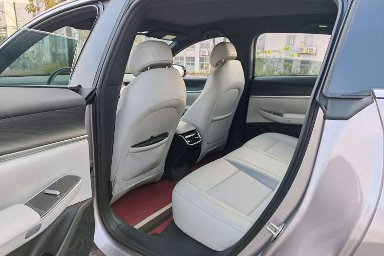 Used  A07 2025 All-Electric "Real Bargain" 525 Luxury Model