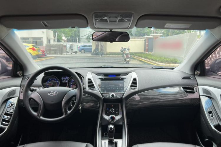 Used Hyundai Elantra 2015 1.6L Automatic Fashion Model