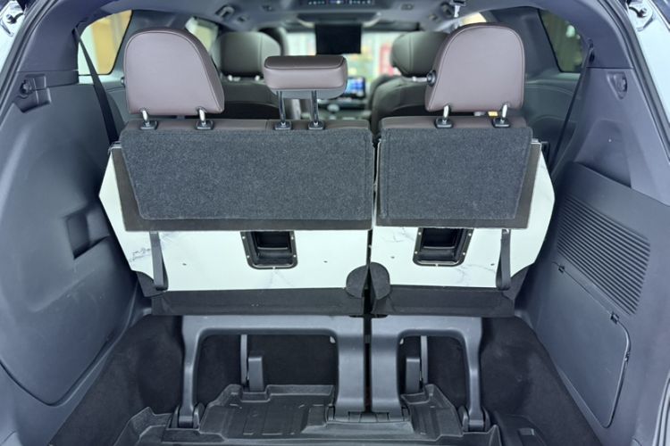 Used Toyota Granvia 2022 2.5L Hybrid Flagship Edition