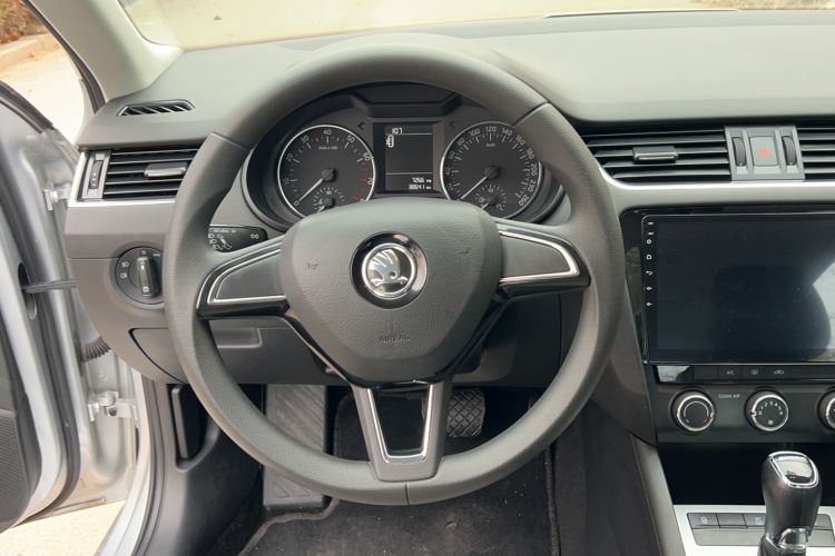 Used Skoda Octavia 2017 1.6L Automatic Chuanxing Edition
