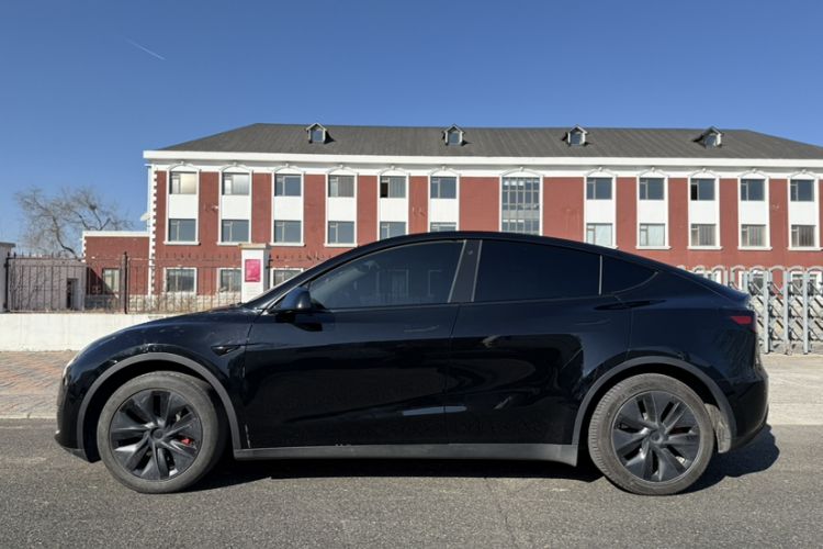 Used Tesla Model Y 2023 Rear-Wheel-Drive Version