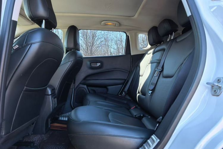 Used  Compass 2017 200T Automatic Family Edition
