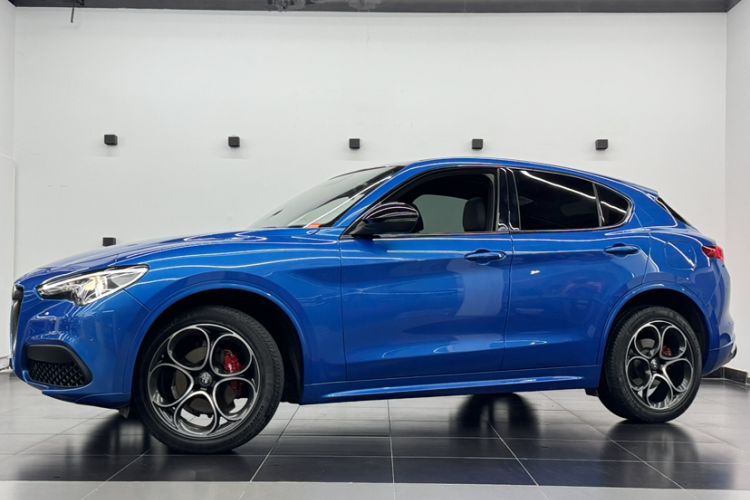 Used Alfa Romeo Stelvio 2022 2.0T 280HP Veloce Track Edition