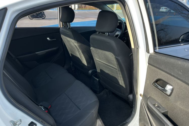 Used Kia K2 2015 Sedan 1.4L MT GLS