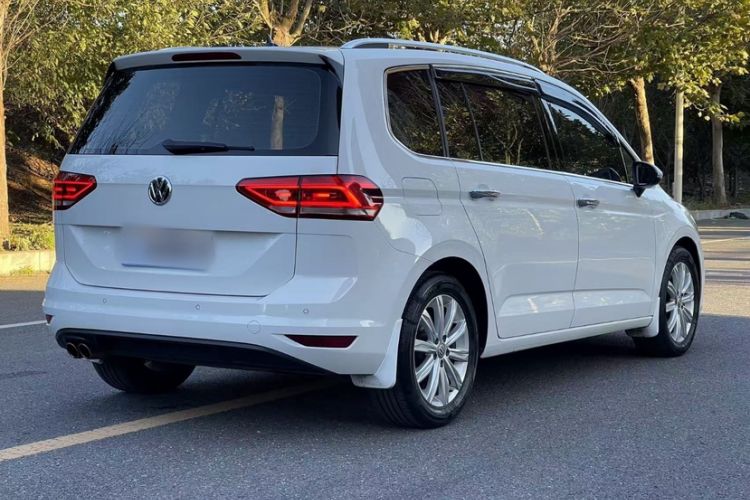 Used Volkswagen Touran 2018 Volkswagen Touran L 280TSI DSG Comfort Edition 7-seater
