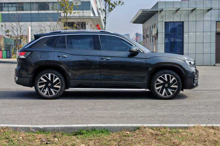 Used Volkswagen Tayron 2023 330TSI Two-Wheel-Drive R-Line High-Energy Version
