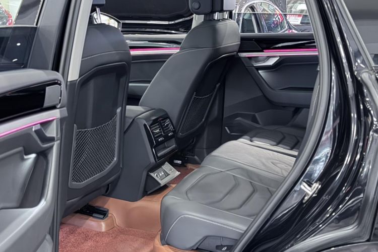 Used Volkswagen Touareg 2022 3.0 TSI Luxury Edition Black Diamond Sport Package
