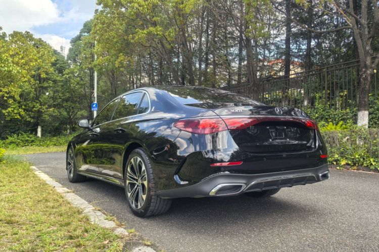 Used Mercedes-Benz E-Class 2024 Facelift E 300 L Fashion Sport Edition
